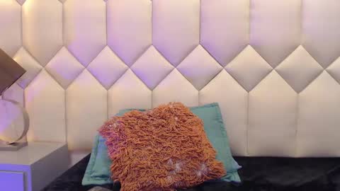 Maia  online show from February 2025 06:54:02 PM