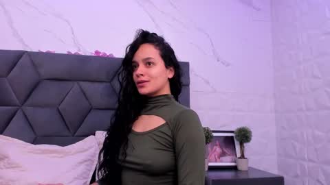 Maia  online show from November 2025 11:54:02 AM