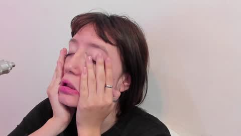 maibys online show from January 2025 04:01:01 AM