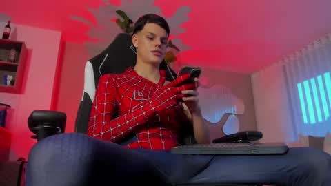 MAICOL  online show from October 2025 10:44:02 PM