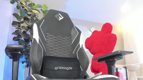 MAICOL  online show from April 2026 07:20:02 PM