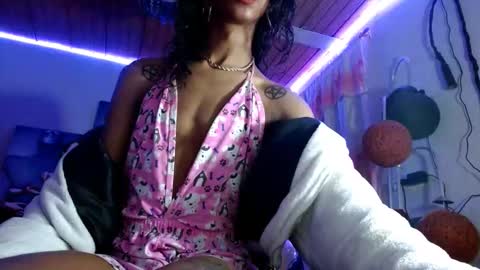 Bella Maidi online show from September 2025 10:31:01 AM