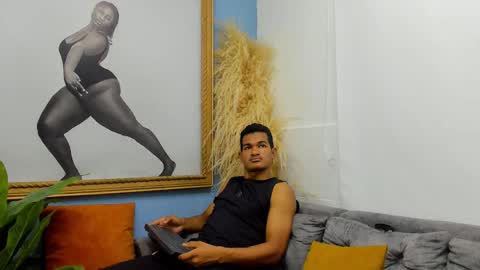 maikol_twinkx online show from December 2025 06:36:02 PM