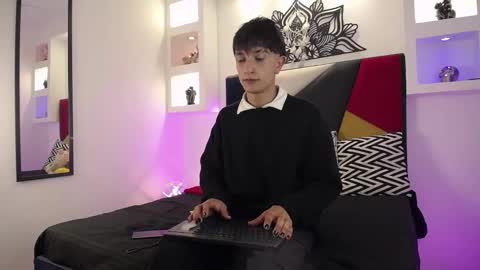 Maiky Cooper online show from March 2025 05:33:02 AM