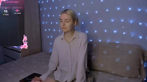 Snapshot of mailin_harrington chatting on October 2025 04:05:01 PM Your kitty online show from October 2025 04:05:01 PM