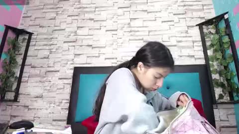  MAILY CAN  online show from September 2025 01:11:02 PM