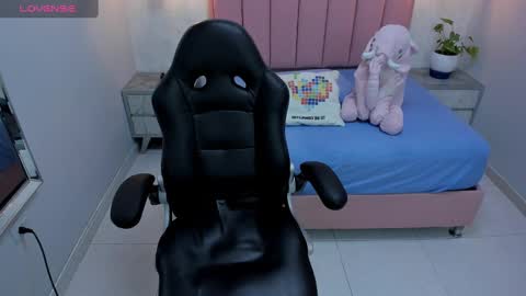  M A I L Y  online show from February 2025 12:58:02 PM