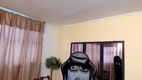 Carolina Barrantes Munera online show from December 2025 11:26:02 AM