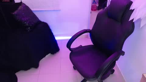 Maily online show from November 2025 12:05:02 PM