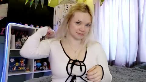 Snapshot of mairaspratlen chatting on February 2026 02:17:02 PM Karen online show from February 2026 02:17:02 PM