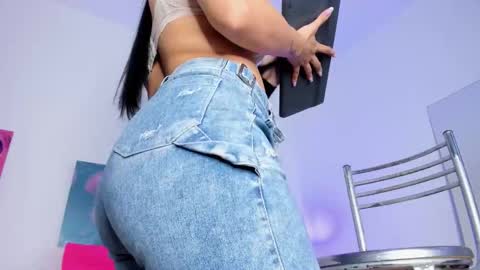 mai  online show from November 2025 07:14:02 PM