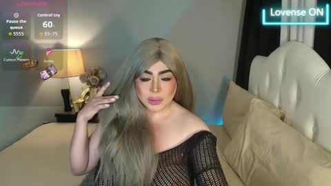 Snapshot of majestydannaxx chatting on May 2026 03:25:02 AM majestydannaxx online show from May 2026 03:25:02 AM
