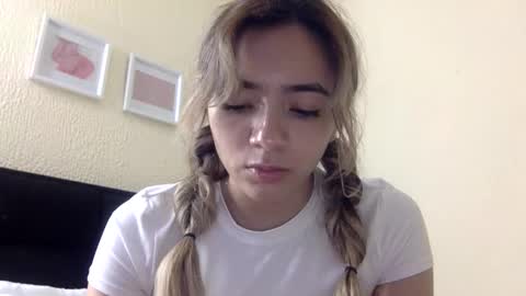 Snapshot of majo_gomezz chatting on April 2026 05:36:02 AM majo_gomezz online show from April 2026 05:36:02 AM