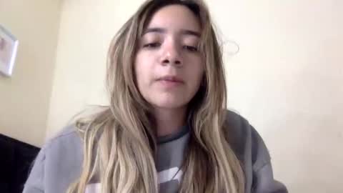 Snapshot of majo_gomezz chatting on May 2026 03:45:02 AM majo_gomezz online show from May 2026 03:45:02 AM