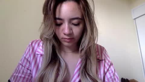 Snapshot of majo_gomezz chatting on May 2026 02:33:02 PM majo_gomezz online show from May 2026 02:33:02 PM