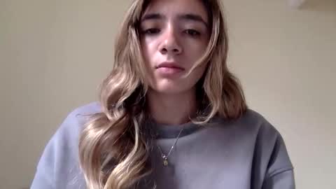 Snapshot of majo_gomezz chatting on May 2026 03:42:01 PM majo_gomezz online show from May 2026 03:42:01 PM