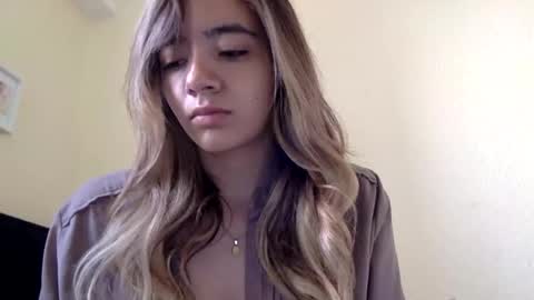 Snapshot of majo_gomezz chatting on June 2026 04:12:02 PM majo_gomezz online show from June 2026 04:12:02 PM