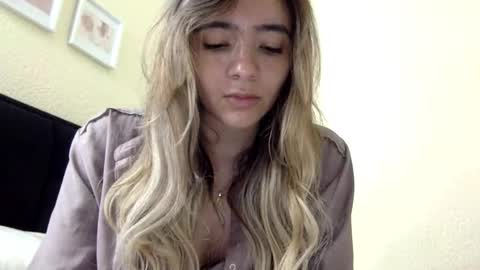 Snapshot of majo_gomezz chatting on June 2026 04:18:02 AM majo_gomezz online show from June 2026 04:18:02 AM