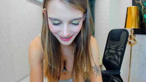 Snapshot of make_love_1 chatting on January 2025 09:27:01 AM Chloe online show from January 2025 09:27:01 AM