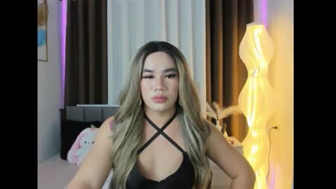 Snapshot of malia_nicole chatting on October 2025 06:36:02 AM malia online show from October 2025 06:36:02 AM