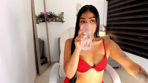 Snapshot of mallorie_owens chatting on July 2026 06:20:01 PM Mallorie online show from July 2026 06:20:01 PM