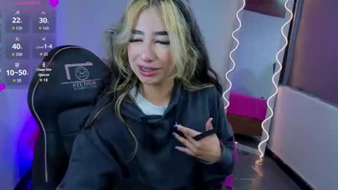 Snapshot of malory_tay chatting on September 2025 07:02:02 PM Malory online show from September 2025 07:02:02 PM