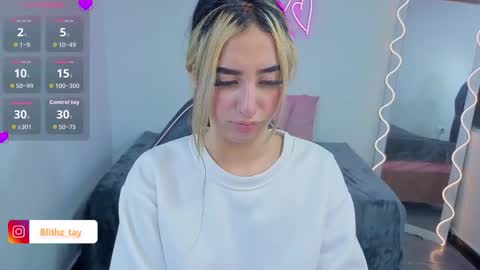 Snapshot of malory_tay chatting on September 2025 07:07:02 PM Malory online show from September 2025 07:07:02 PM