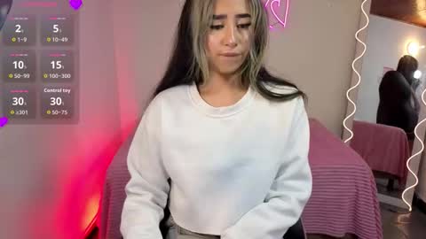 Snapshot of malory_tay chatting on November 2025 11:34:02 AM Malory online show from November 2025 11:34:02 AM