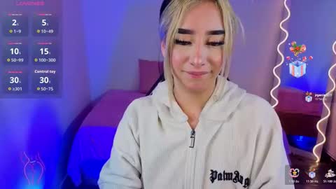 Snapshot of malory_tay chatting on November 2025 11:24:02 AM Malory online show from November 2025 11:24:02 AM