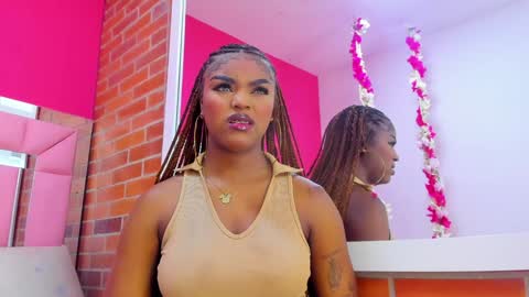 Snapshot of malu_horny_69 chatting on December 2024 05:33:02 PM Melanie online show from December 2024 05:33:02 PM