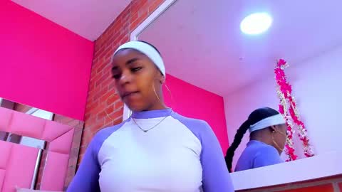 Snapshot of malu_horny_69 chatting on March 2025 01:48:01 PM Melanie online show from March 2025 01:48:01 PM