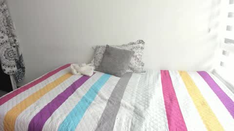 instagram  nueela   online show from December 2025 07:21:02 PM