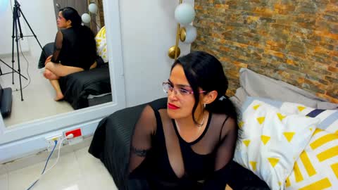 Snapshot of malurivers chatting on April 2026 03:17:01 AM Milu online show from April 2026 03:17:01 AM