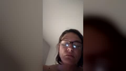 Snapshot of mamabear2727 chatting on June 2026 01:29:01 AM mamabear2727 online show from June 2026 01:29:01 AM
