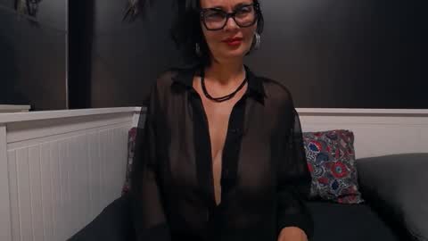 ioana love online show from May 2026 09:11:02 PM