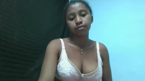 mamieriela online show from May 2026 01:39:02 PM