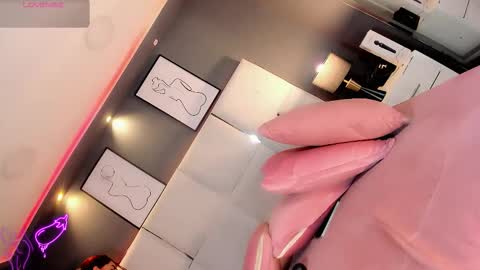 manellyksparklee online show from April 2026 01:19:01 PM