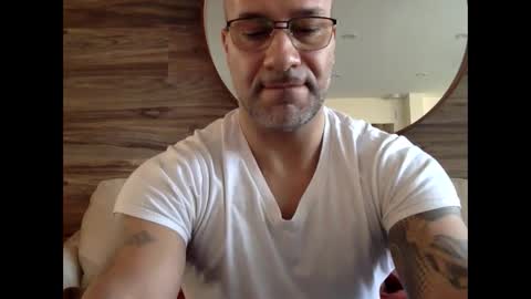 Snapshot of manny77977 chatting on January 2025 04:47:01 PM david 77977 online show from January 2025 04:47:01 PM