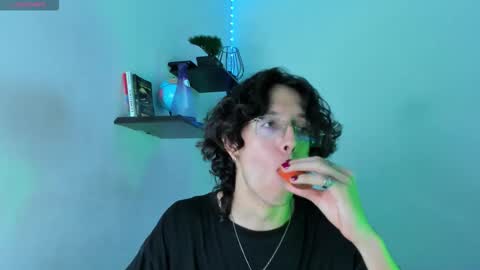 Snapshot of manu_vera8 chatting on October 2025 03:10:02 AM Manuel online show from October 2025 03:10:02 AM