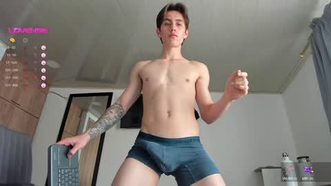 manucute 23  online show from December 2024 02:44:01 PM