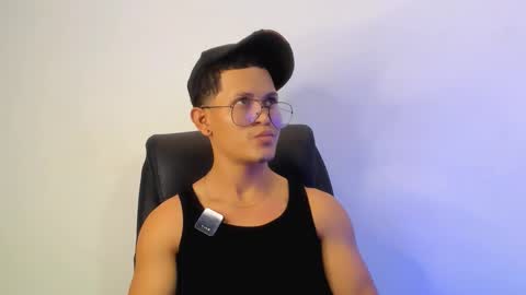 Manuel online show from October 2025 07:55:02 PM