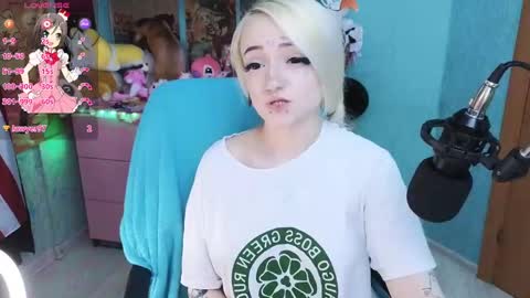 Manuela online show from March 2025 08:20:02 PM