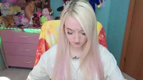 Manuela online show from November 2025 03:18:02 AM