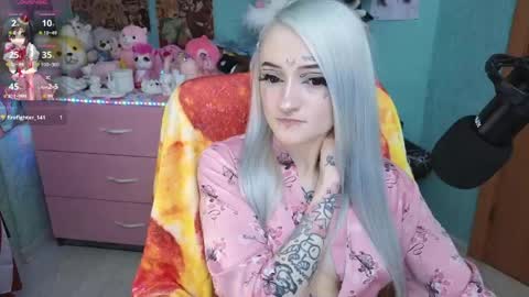 Manuela online show from April 2026 09:09:02 PM