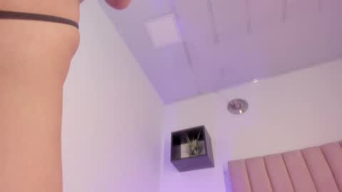 Snapshot of manuela_zapata chatting on September 2025 04:01:02 AM manu 3 online show from September 2025 04:01:02 AM
