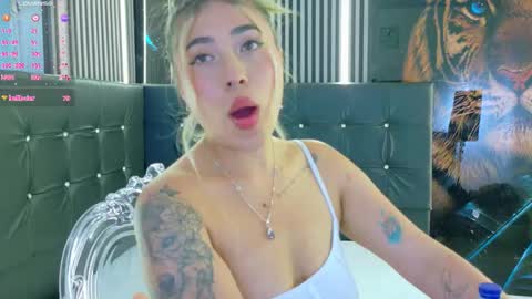 Manuela  online show from October 2025 06:37:01 PM