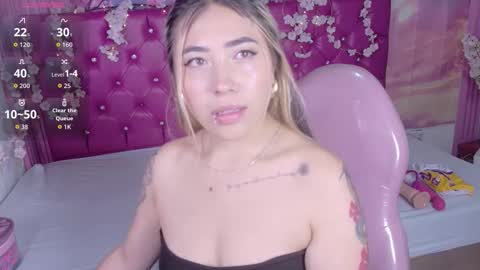 Manuela  online show from November 2025 06:57:02 PM