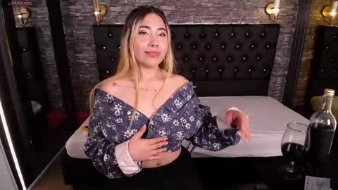 Snapshot of manuelaveelez chatting on December 2025 08:10:02 AM Manuela online show from December 2025 08:10:02 AM