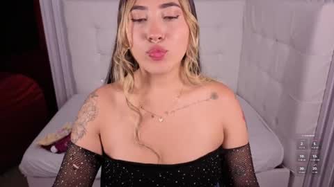Snapshot of manuelaveelez chatting on May 2026 04:30:01 AM Manuela online show from May 2026 04:30:01 AM
