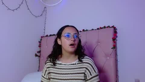 Manu  online show from December 2025 10:37:01 PM